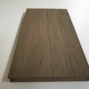 WPC Terrassendiele gealterte Holzstruktur Sand