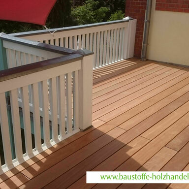 Terrasse aus Bangkirai Yellow Ballau sichtbar verschraubt