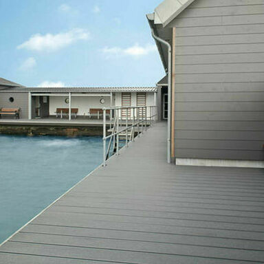 Steganlage aus UPM ProFi Deck 150 Perlgrau