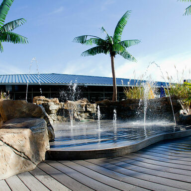 &ouml;ffentliche Terrasse mit Lifecycle Cape Cod Grey