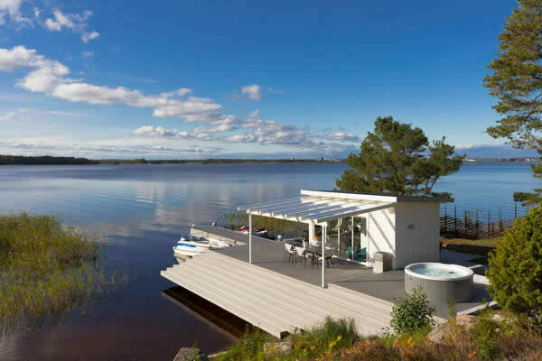 Unter_Wasser_verlegt_Steg_Pool